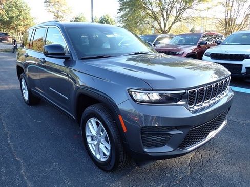 New 2025 Jeep Grand Cherokee Laredo X image 8