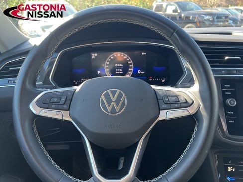 Used 2023 Volkswagen Tiguan SE image 44