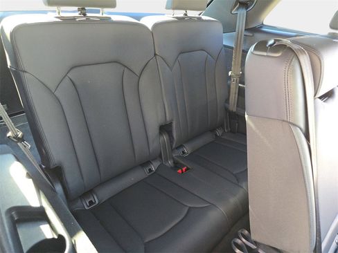 Certified 2023 Audi Q7 2.0T Premium w/ Towing Package image 12