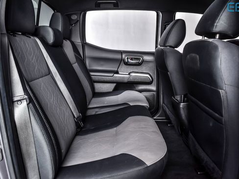 Used 2022 Toyota Tacoma TRD Sport image 22