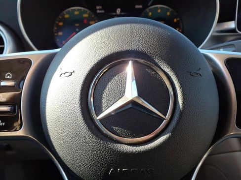 Used 2022 Mercedes-Benz GLC 300 4MATIC image 16