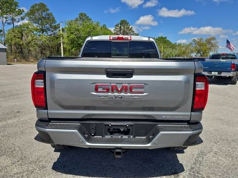 Used 2024 GMC Canyon Denali image 5