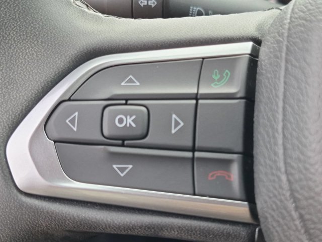 Used 2024 Jeep Compass Latitude AWD/4WD image 19