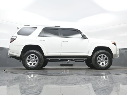Used 2015 Toyota 4Runner Trail image 32