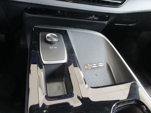 Used 2025 Buick Enclave Preferred FWD image 41