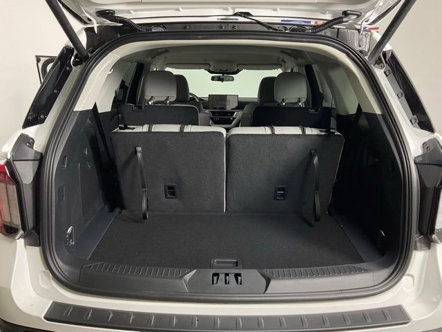 New 2026 Ford Explorer Active w/ Active Comfort Package RWD image 11