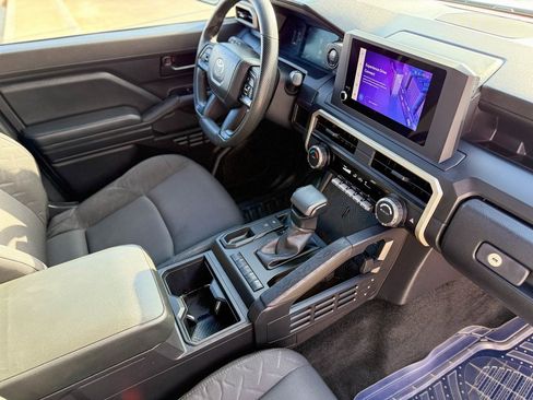 Used 2024 Toyota Tacoma SR image 7