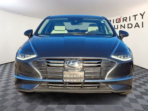 Used 2023 Hyundai Sonata SE w/ Cargo Package image 2