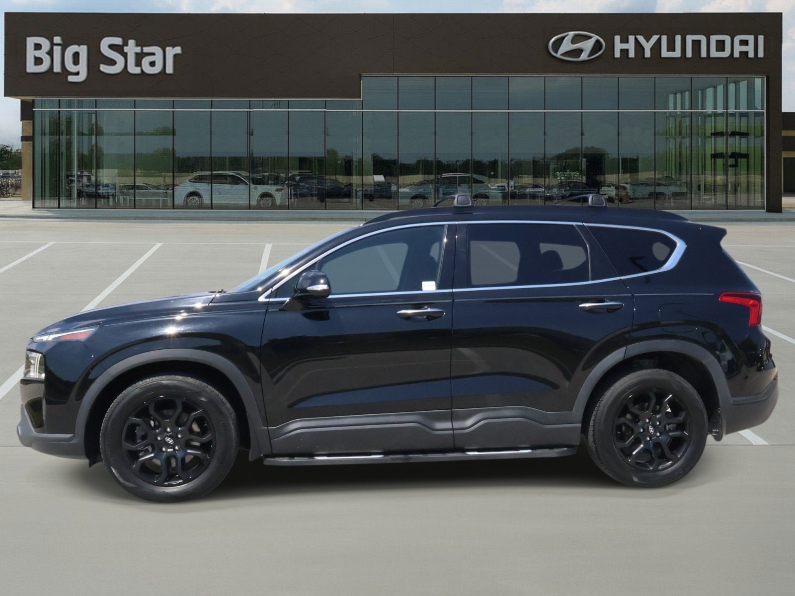 Used 2022 Hyundai Santa Fe XRT FWD image 2