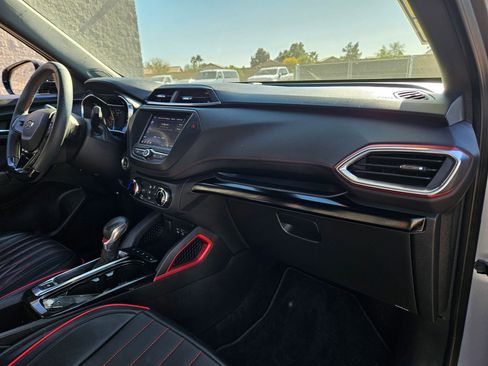 Used 2023 Chevrolet TrailBlazer RS image 19