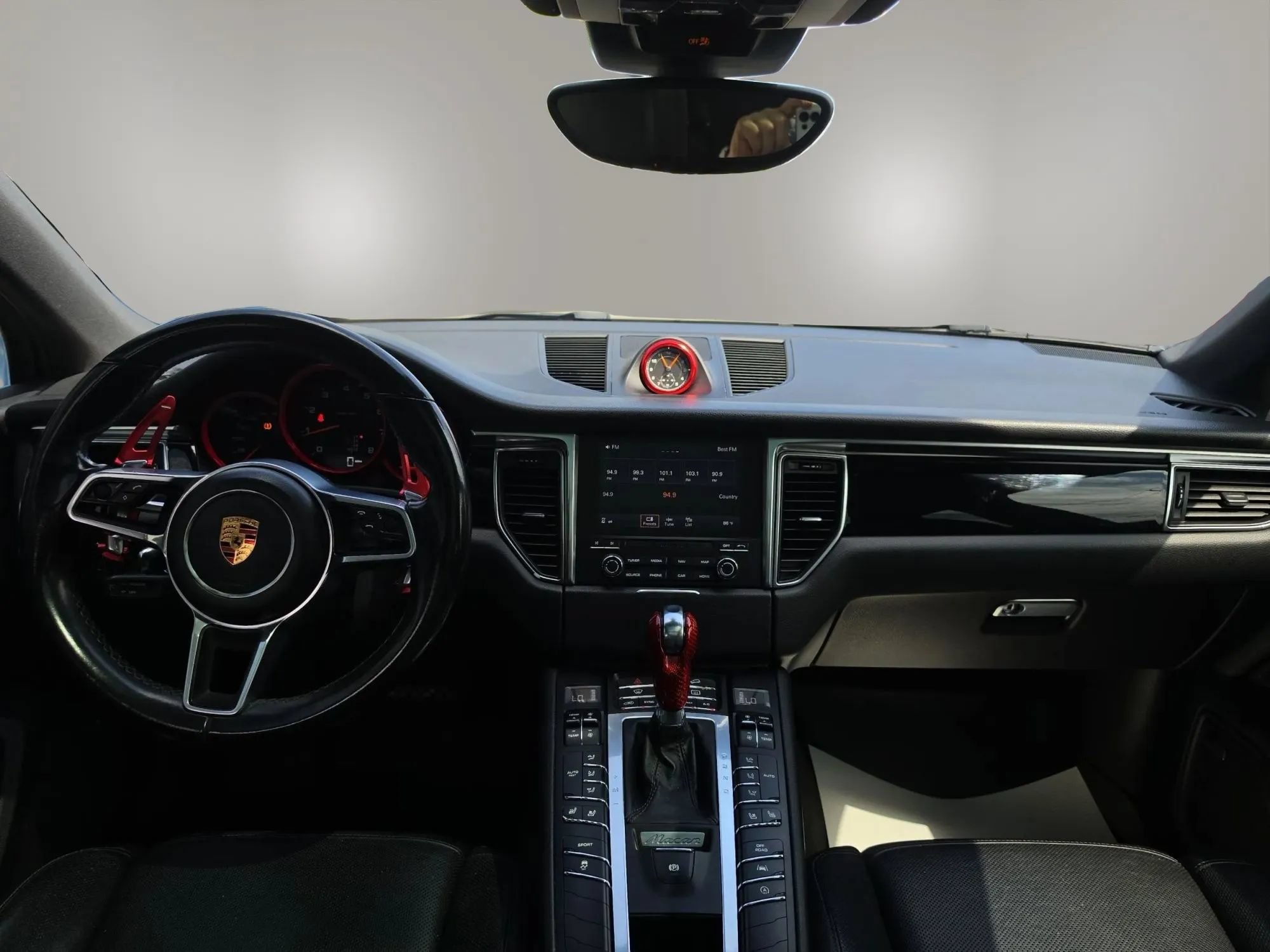 Used 2017 Porsche Macan AWD/4WD image 22