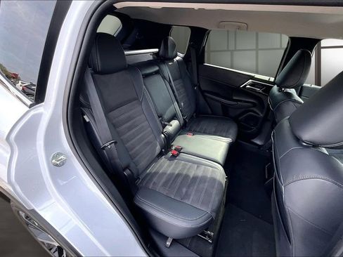 Used 2023 Mitsubishi Outlander SE AWD/4WD image 28