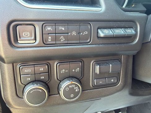 Used 2021 Chevrolet Tahoe Premier w/ Premium Package AWD/4WD image 21