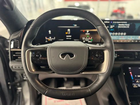 Used 2025 INFINITI QX80 Autograph image 13