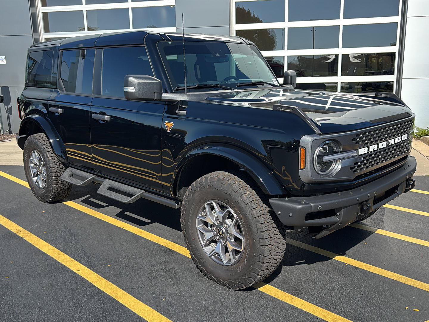 Used 2024 Ford Bronco Badlands AWD/4WD image 2