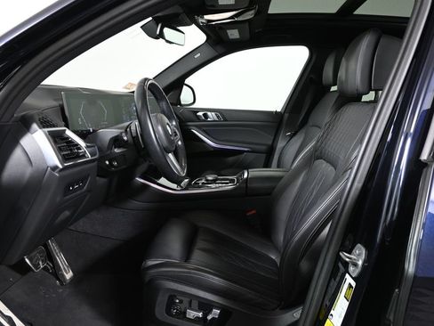 Used 2024 BMW X5 xDrive40i w/ M Sport Package AWD/4WD image 3