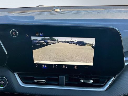 Certified 2025 Chevrolet Equinox LT w/ Convenience Package II image 12