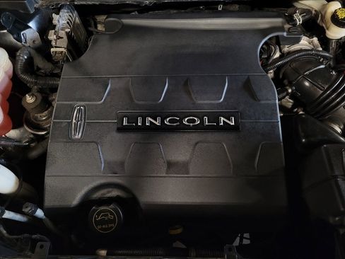 Used 2016 Lincoln MKX Reserve w/ Technology Package FWD image 30