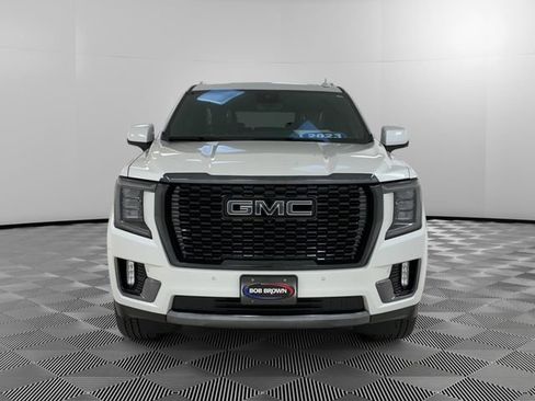 Used 2023 GMC Yukon XL Denali Ultimate AWD/4WD image 8