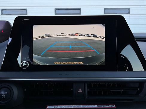 Used 2025 Toyota Prius LE image 29