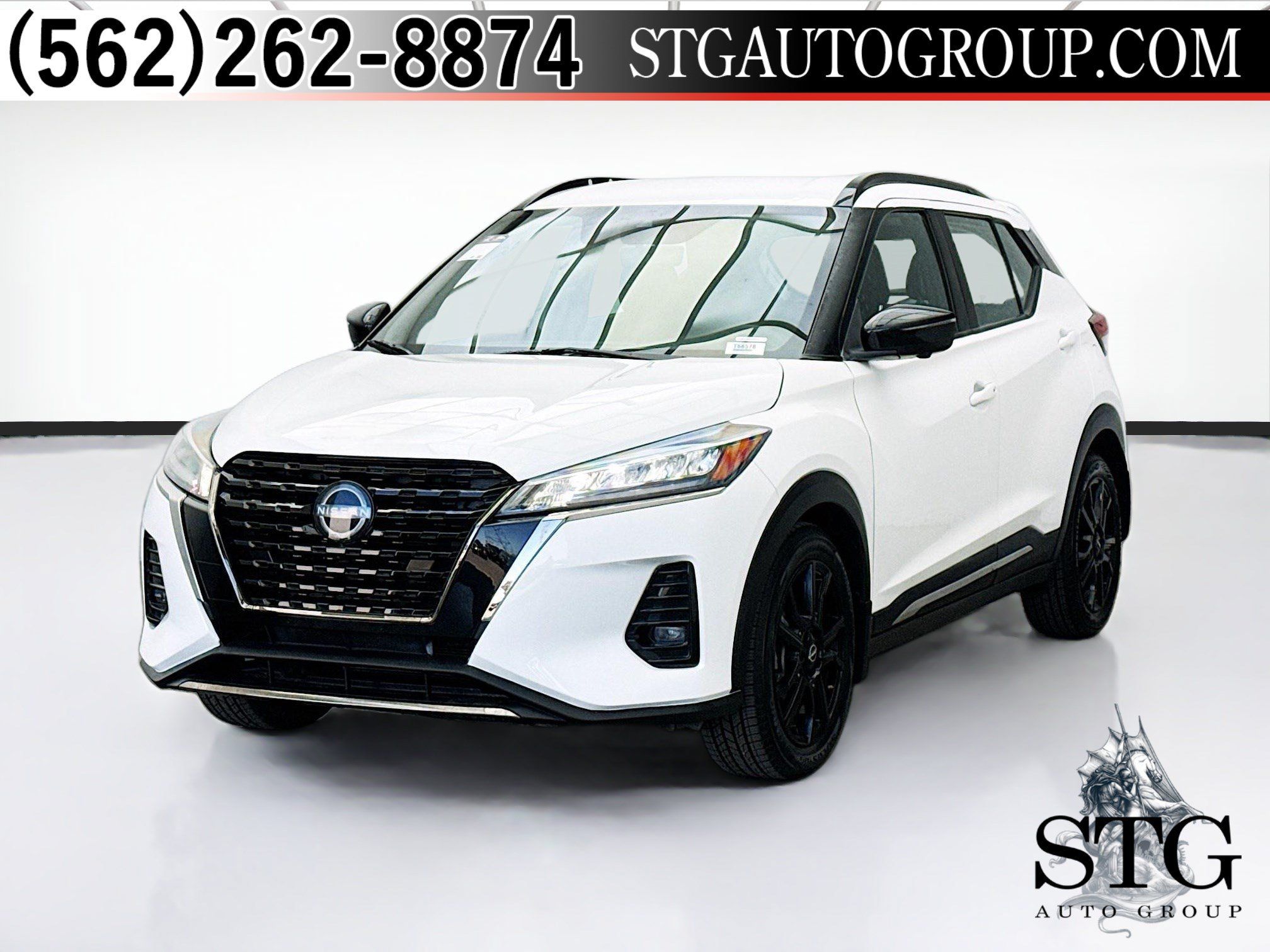 Used 2023 Nissan Kicks SR w/ Interior Electronics Package FWD image 1