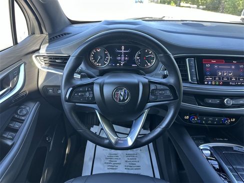 Used 2022 Buick Enclave Premium image 14