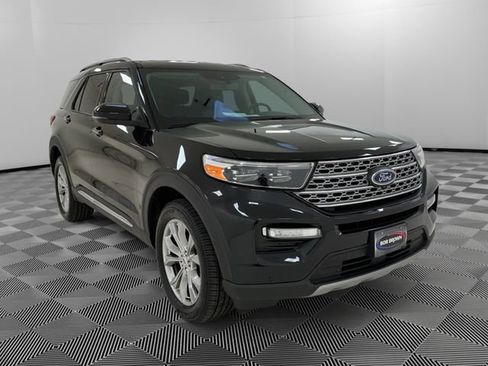 Used 2024 Ford Explorer Limited w/ Equipment Group 301A AWD/4WD image 7