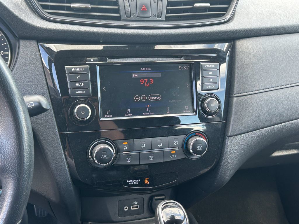 Used 2019 Nissan Rogue S AWD/4WD image 13