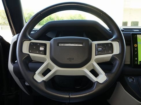 Used 2023 Land Rover Defender 130 X-Dynamic SE image 12