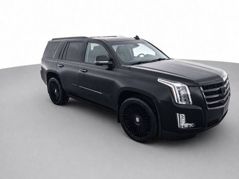 Used 2015 Cadillac Escalade Premium AWD/4WD image 3