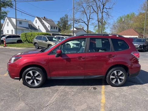 Used 2018 Subaru Forester 2.5i Premium AWD/4WD image 8