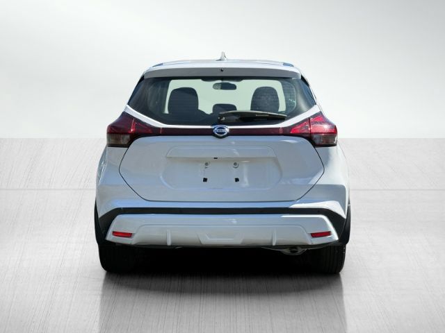 Used 2021 Nissan Kicks S FWD image 5