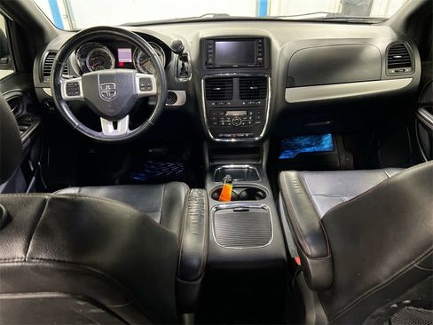 Used 2017 Dodge Grand Caravan GT image 10