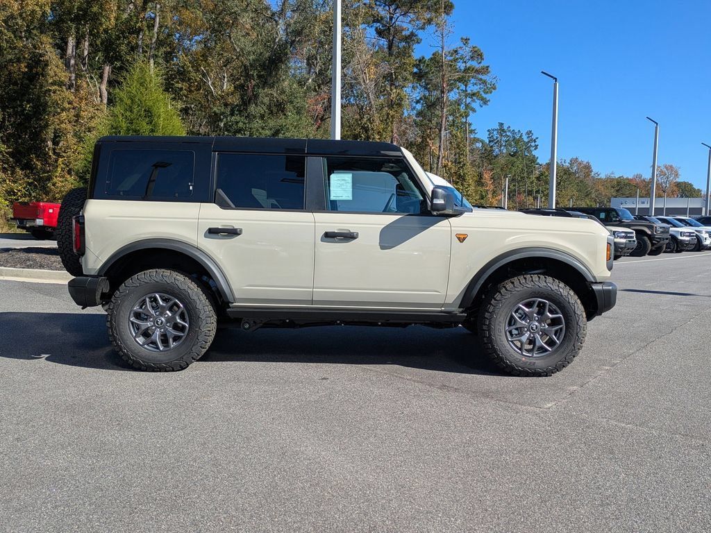 New 2025 Ford Bronco Badlands AWD/4WD image 3