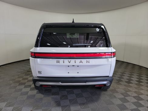 Used 2024 Rivian R1S Adventure AWD/4WD image 4