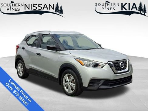 Used 2019 Nissan Kicks S image 1