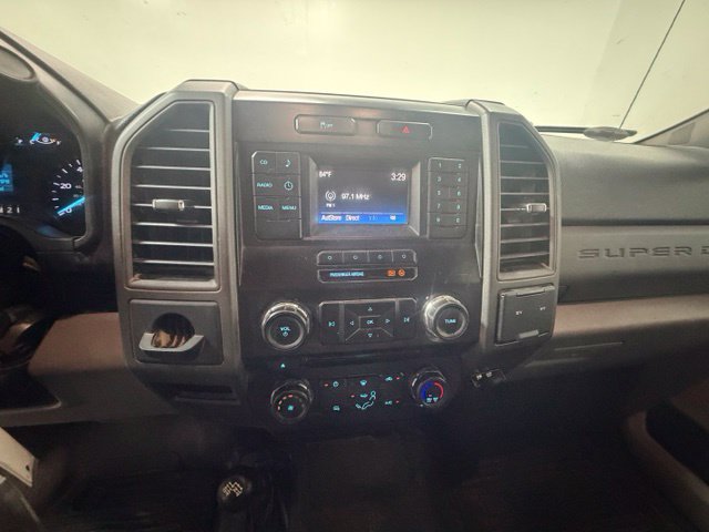 Used 2018 Ford F550 4x4 Regular Cab Super Duty w/ Power Equipment Group image 19