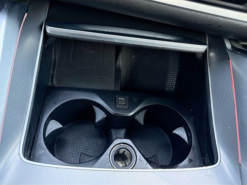 Used 2023 BMW X6 xDrive40i w/ M Sport Package image 31