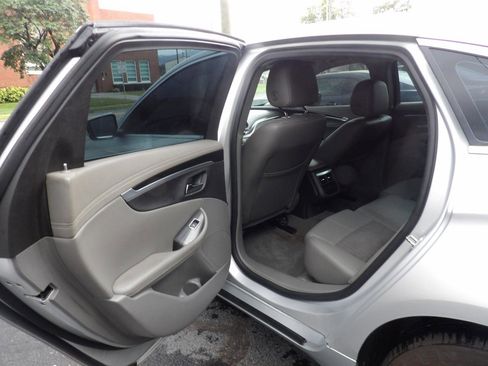 Used 2017 Chevrolet Impala LT FWD image 14