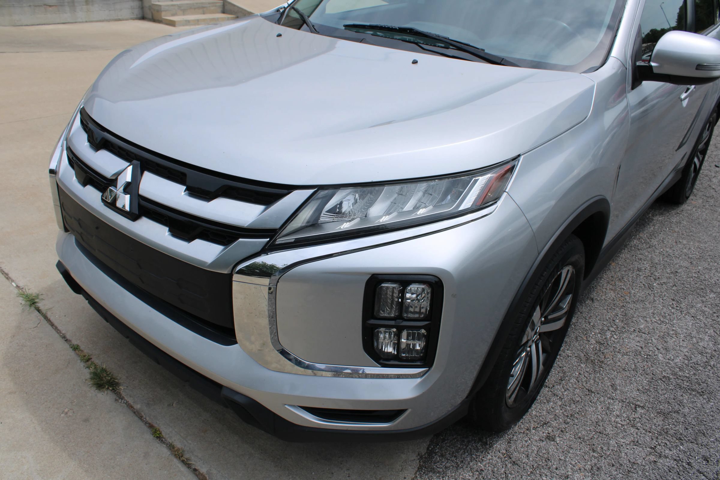 Used 2020 Mitsubishi Outlander Sport SE FWD image 3