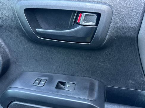 Used 2023 Toyota Tacoma SR image 21