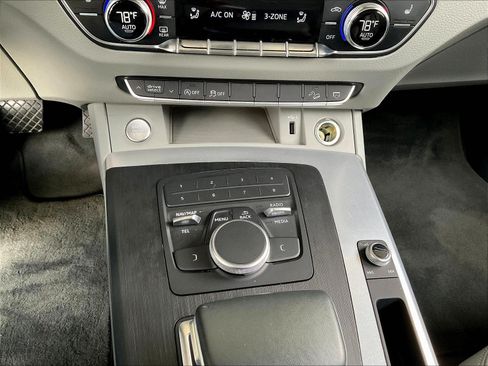 Used 2019 Audi Q5 2.0T Premium w/ Convenience Package AWD/4WD image 15