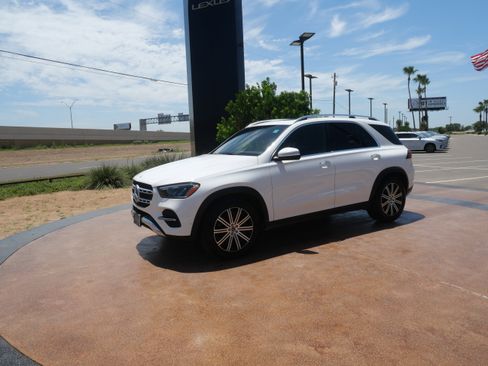Used 2024 Mercedes-Benz GLE 450 4MATIC image 5