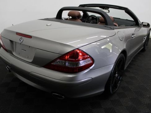 Used 2007 Mercedes-Benz SL 550 image 7