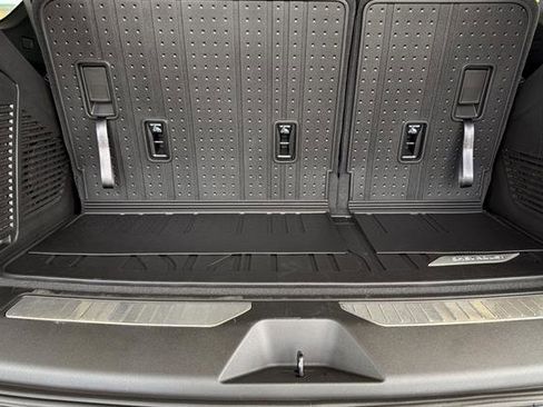 New 2026 Chevrolet Tahoe Z71 w/ Sun And Tow Package AWD/4WD image 18