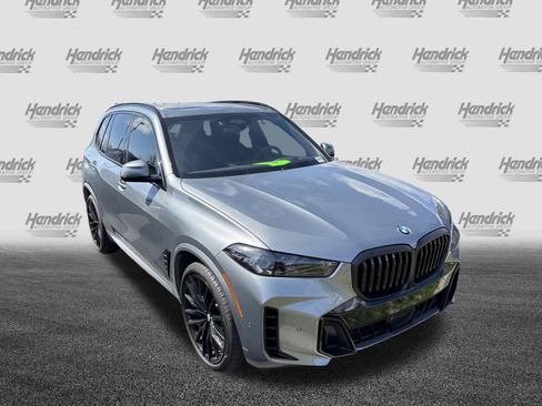 Used 2024 BMW X5 xDrive40i w/ Executive Package image 3