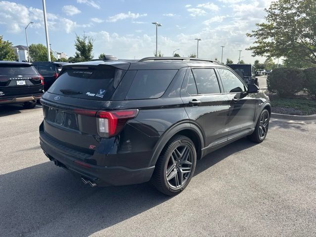 Used 2025 Ford Explorer ST AWD/4WD image 7