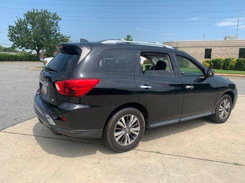 Used 2020 Nissan Pathfinder SV FWD image 18