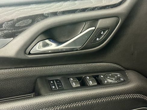 Used 2023 GMC Yukon Denali RWD image 17