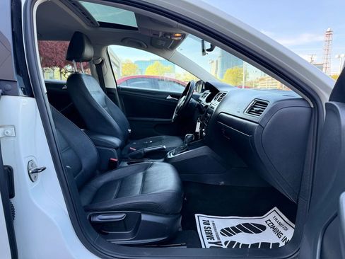 Used 2011 Volkswagen Jetta SE image 31